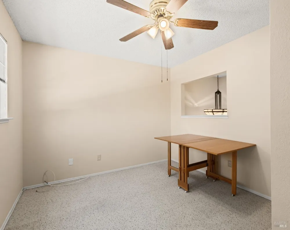 2324 Lakeview Drive Santa Rosa, CA 95405