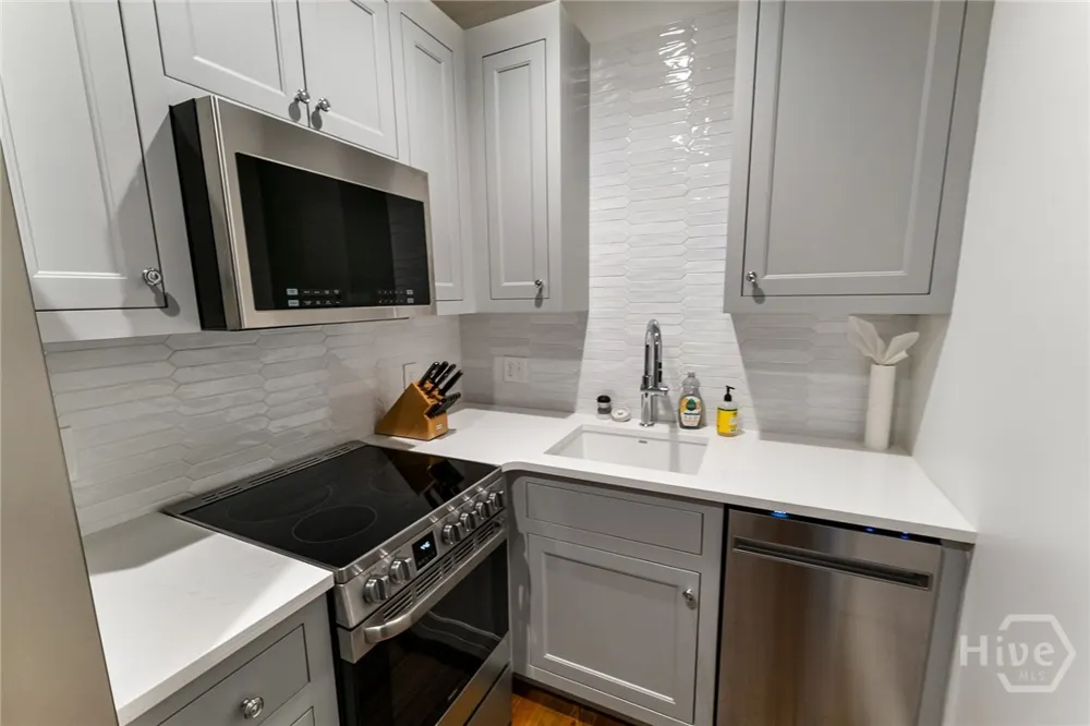 105 E Gordon Street Savannah, GA 31401