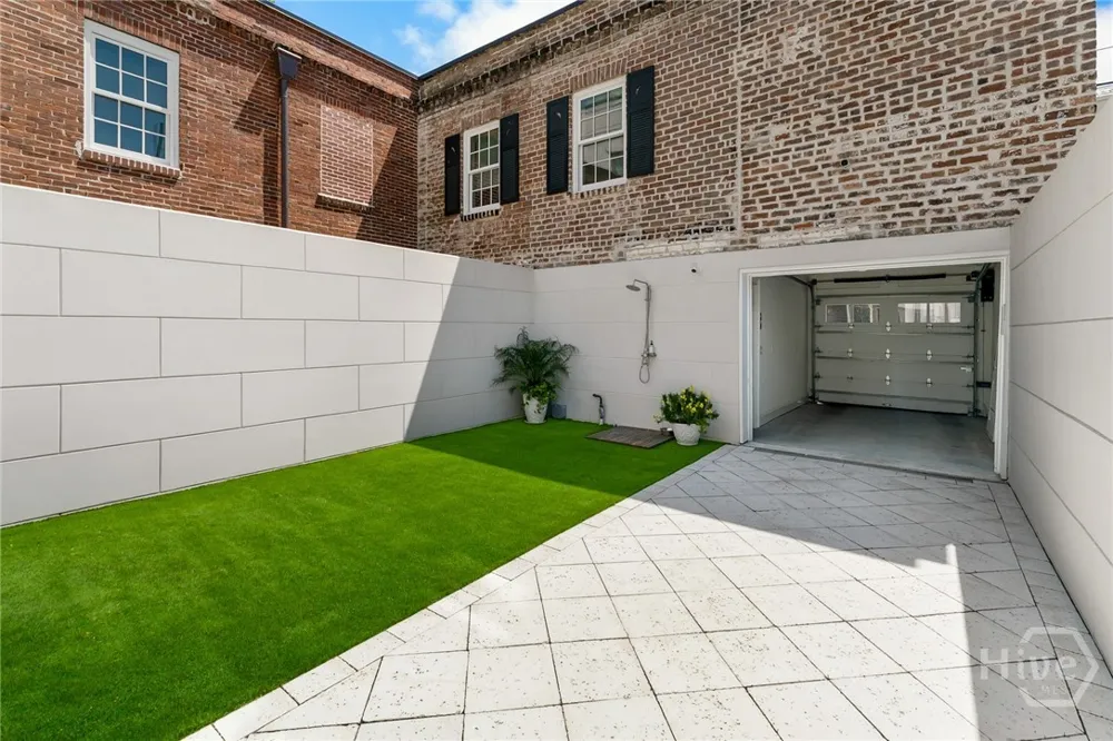 105 E Gordon Street Savannah, GA 31401
