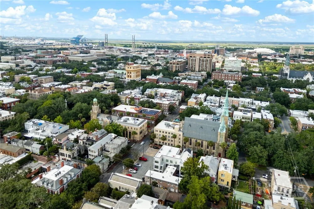 105 E Gordon Street Savannah, GA 31401