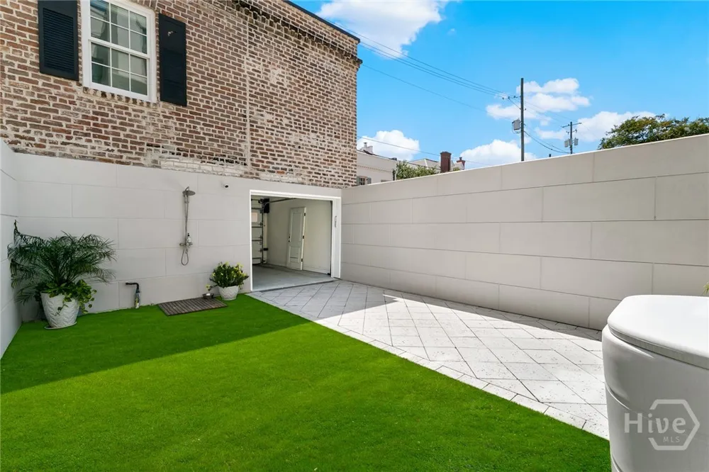 105 E Gordon Street Savannah, GA 31401