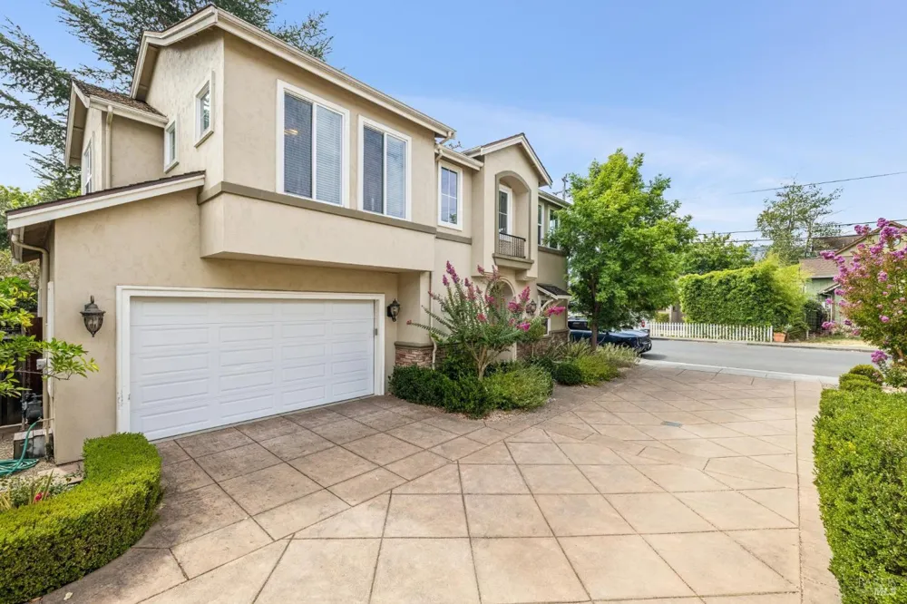 980 Allison Avenue St. Helena, CA 94574