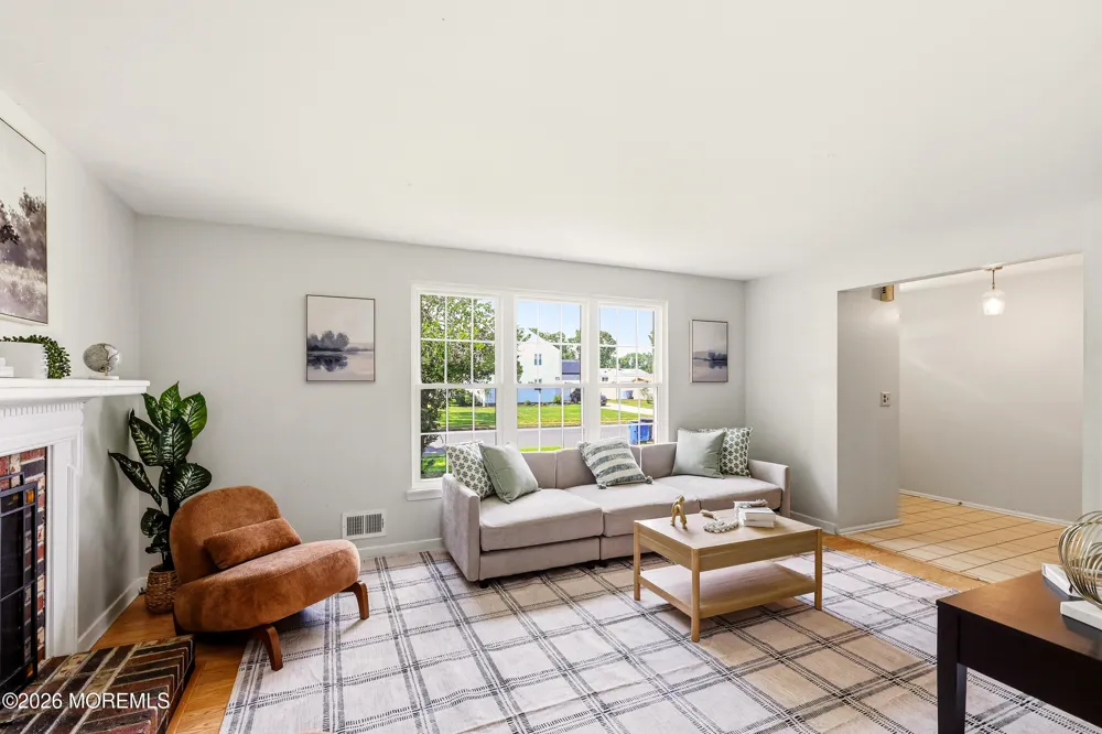 107 Ridge Drive Toms River, NJ 08753
