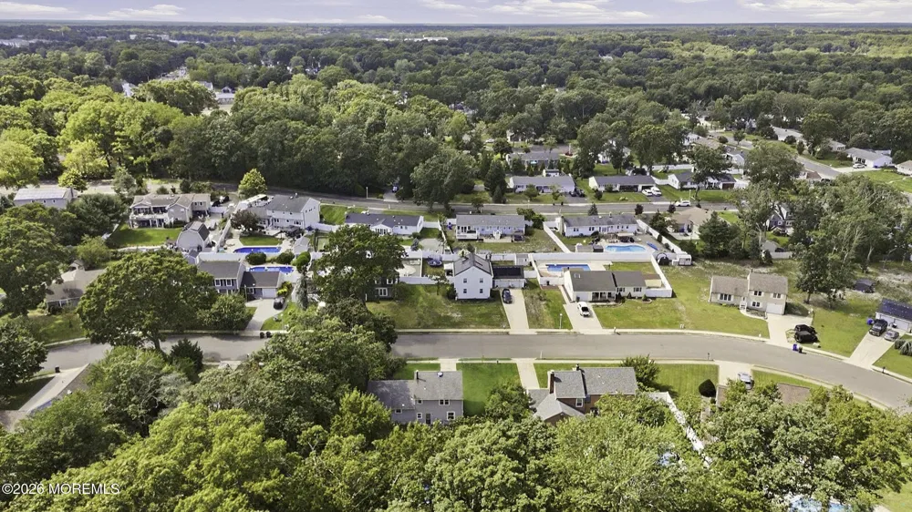 107 Ridge Drive Toms River, NJ 08753