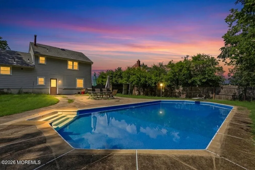 107 Ridge Drive Toms River, NJ 08753
