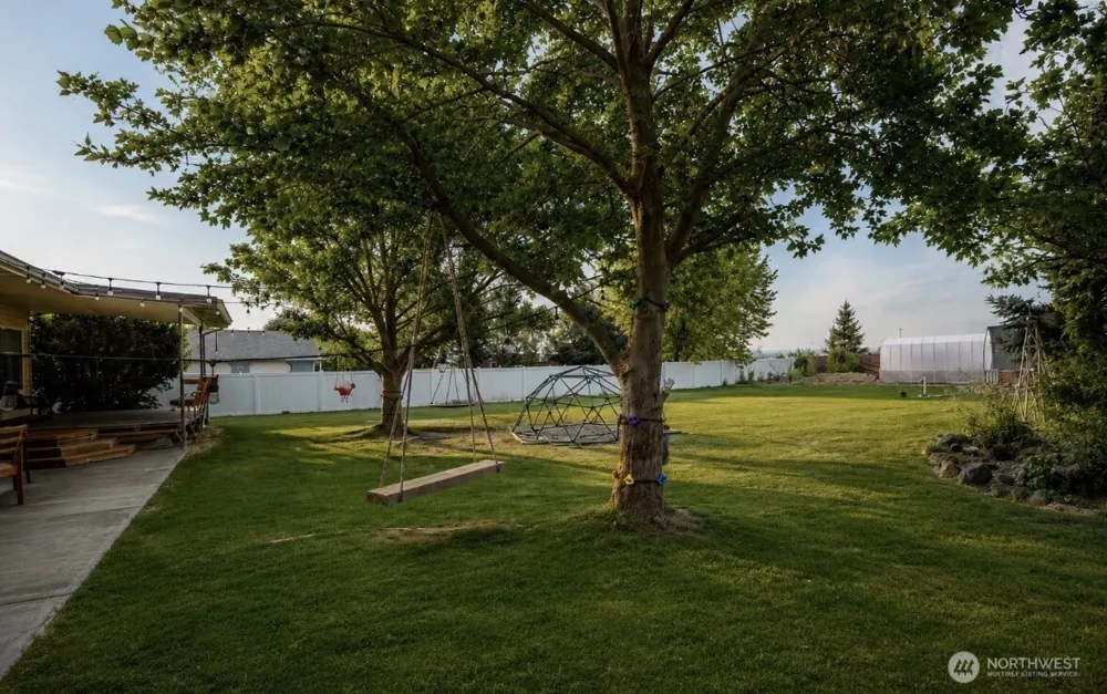 8831 NE Hillcrest Drive Moses Lake, WA 98837