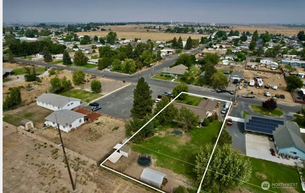 8831 NE Hillcrest Drive Moses Lake, WA 98837