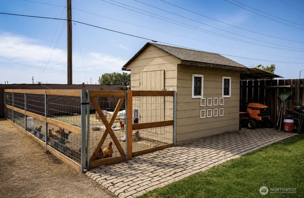 8831 NE Hillcrest Drive Moses Lake, WA 98837