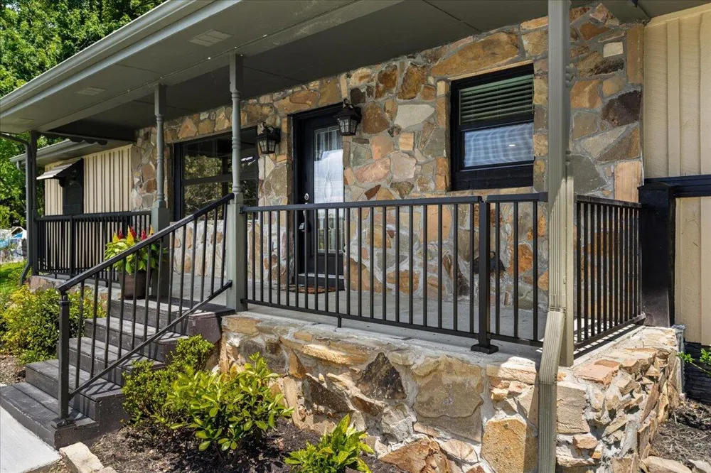 9815 E Brainerd Road Ooltewah, TN 37363
