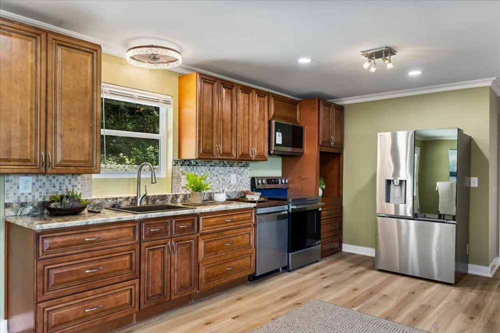 9815 E Brainerd Road Ooltewah, TN 37363