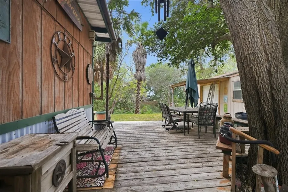 121 Lakewood Lane Mathis, TX 78368