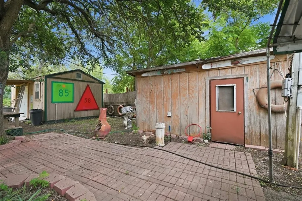 121 Lakewood Lane Mathis, TX 78368