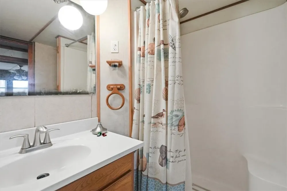 121 Lakewood Lane Mathis, TX 78368