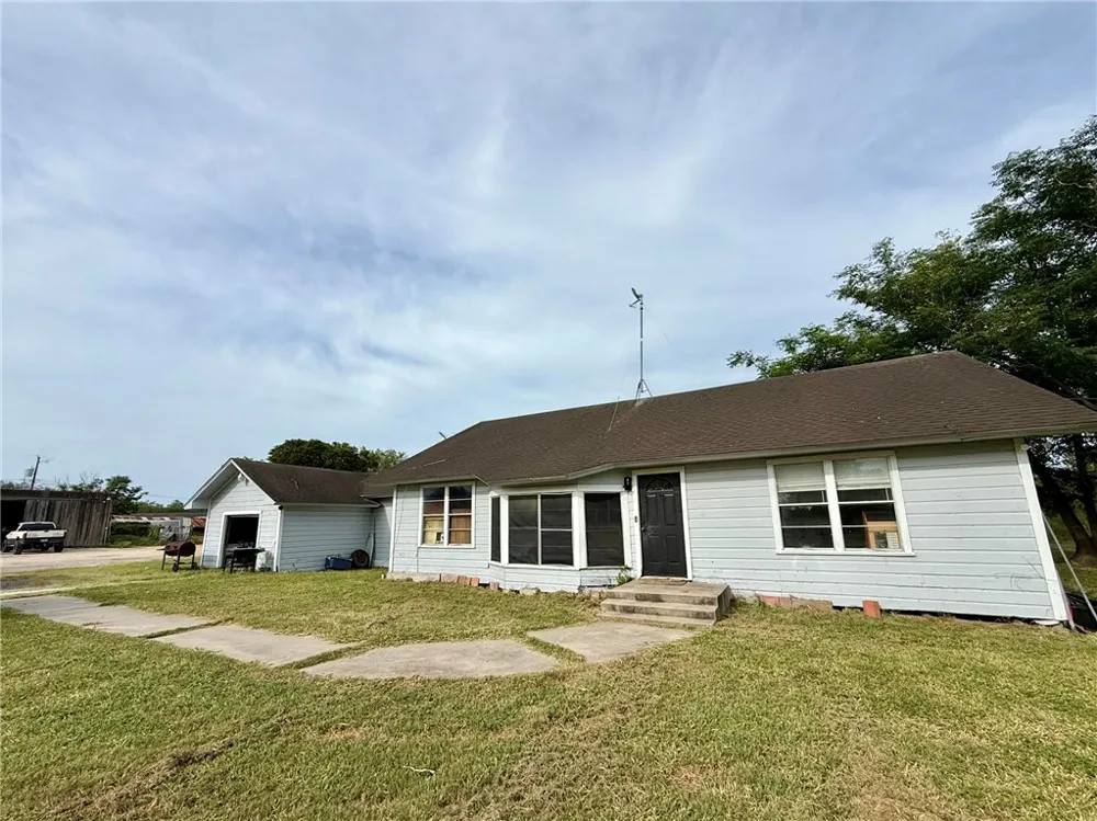 3926 S 6th Street Kingsville, TX 78363