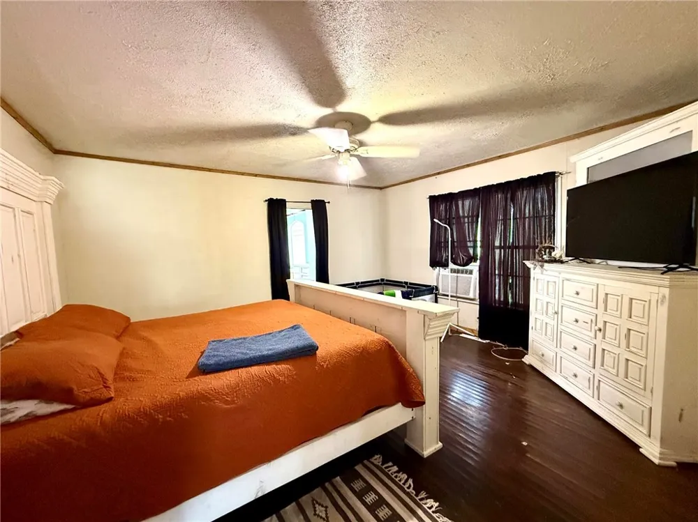 3926 S 6th Street Kingsville, TX 78363