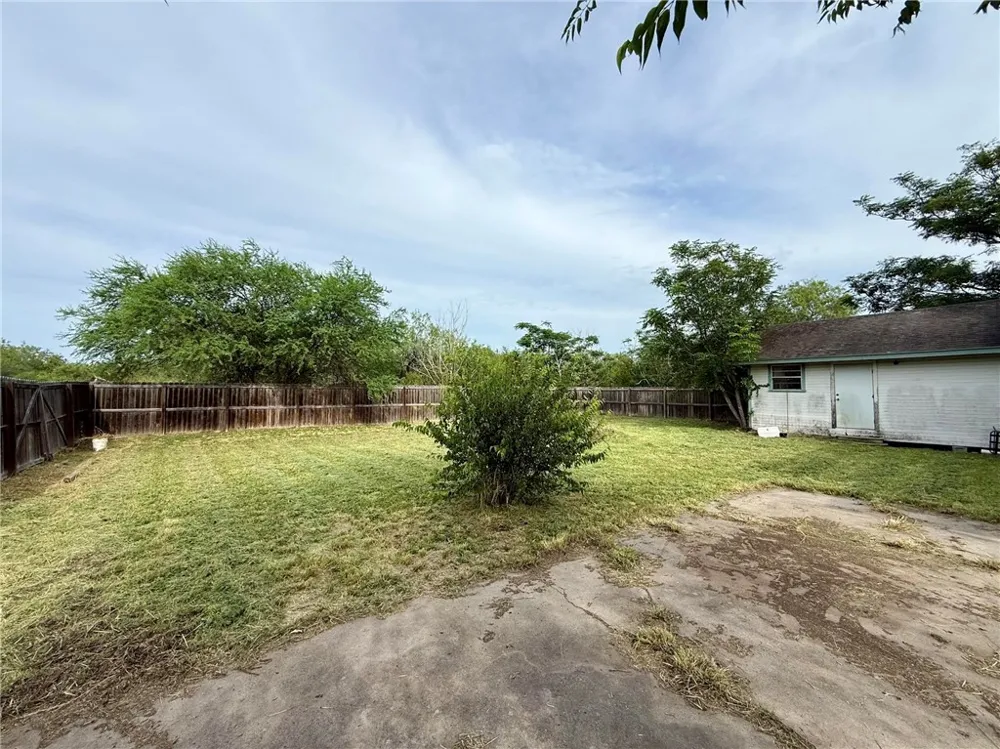 3926 S 6th Street Kingsville, TX 78363