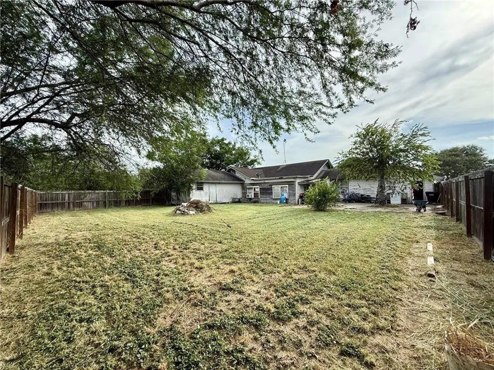 3926 S 6th Street Kingsville, TX 78363