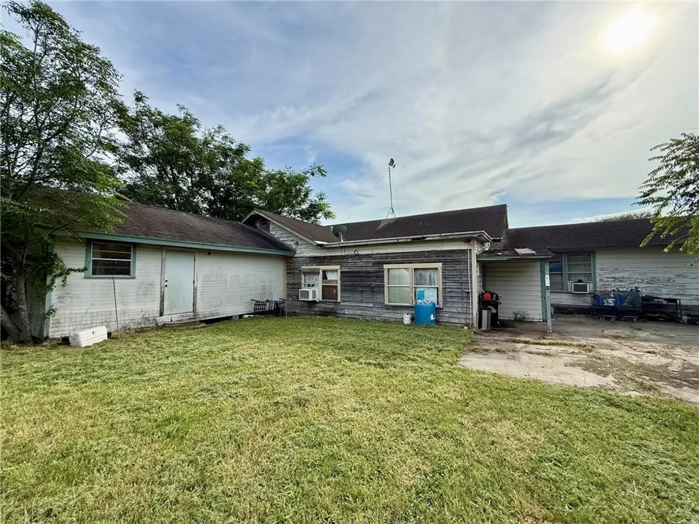 3926 S 6th Street Kingsville, TX 78363