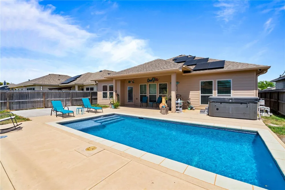 1113 Pine Hollow Lane Corpus Christi, TX 78418