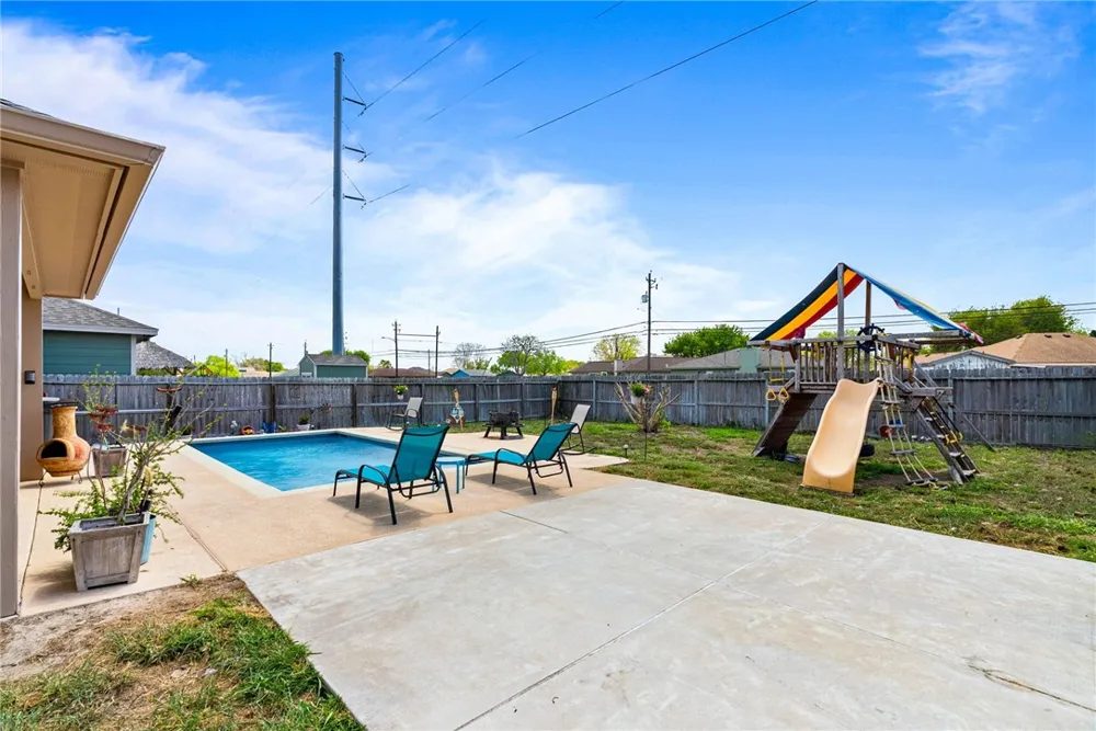 1113 Pine Hollow Lane Corpus Christi, TX 78418