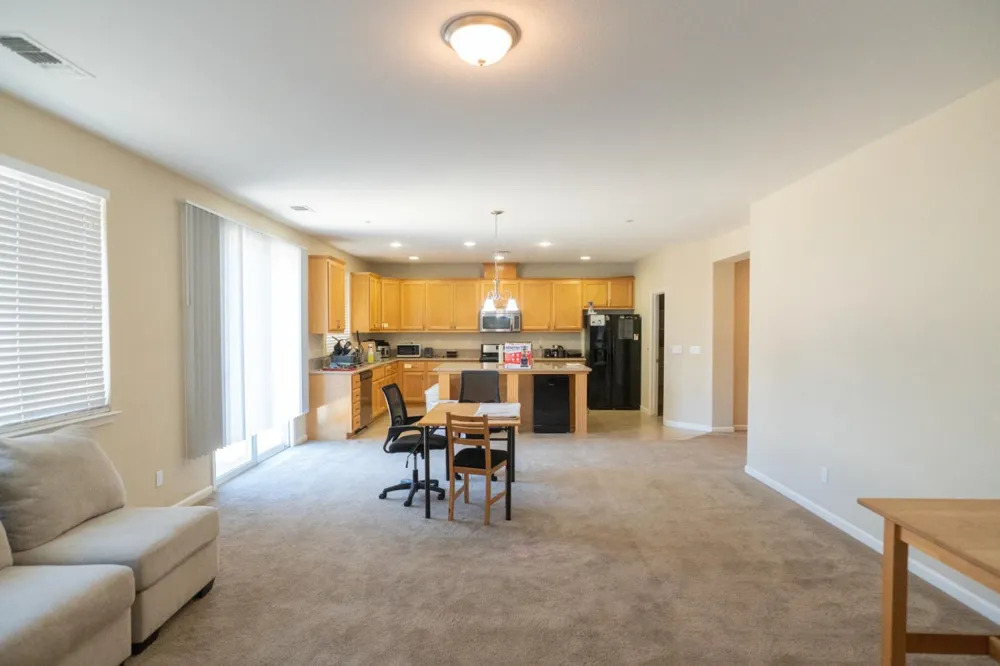 4869 Langley Way Merced, CA 95348