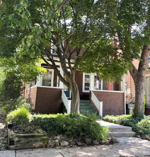 105 2nd Avenue
