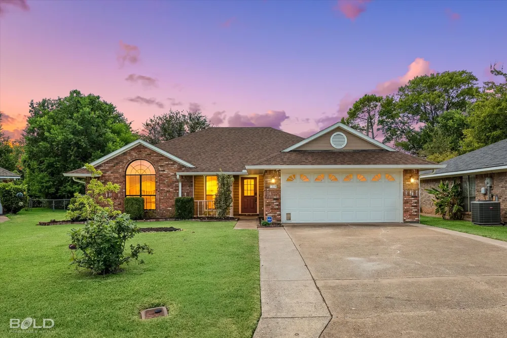 310 Brownlee Circle Bossier City, LA 71111