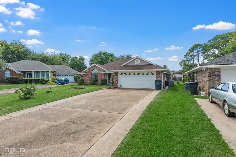 310 Brownlee Circle Bossier City, LA 71111