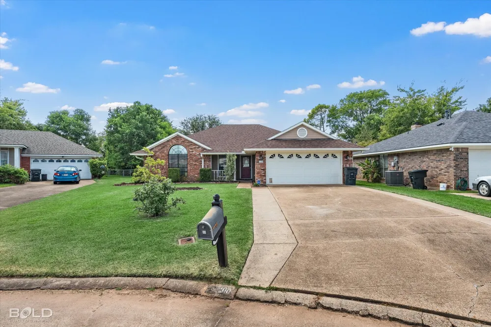 310 Brownlee Circle Bossier City, LA 71111