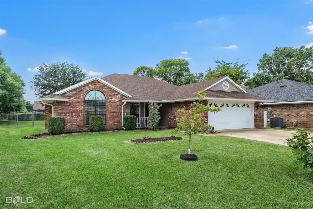 310 Brownlee Circle Bossier City, LA 71111