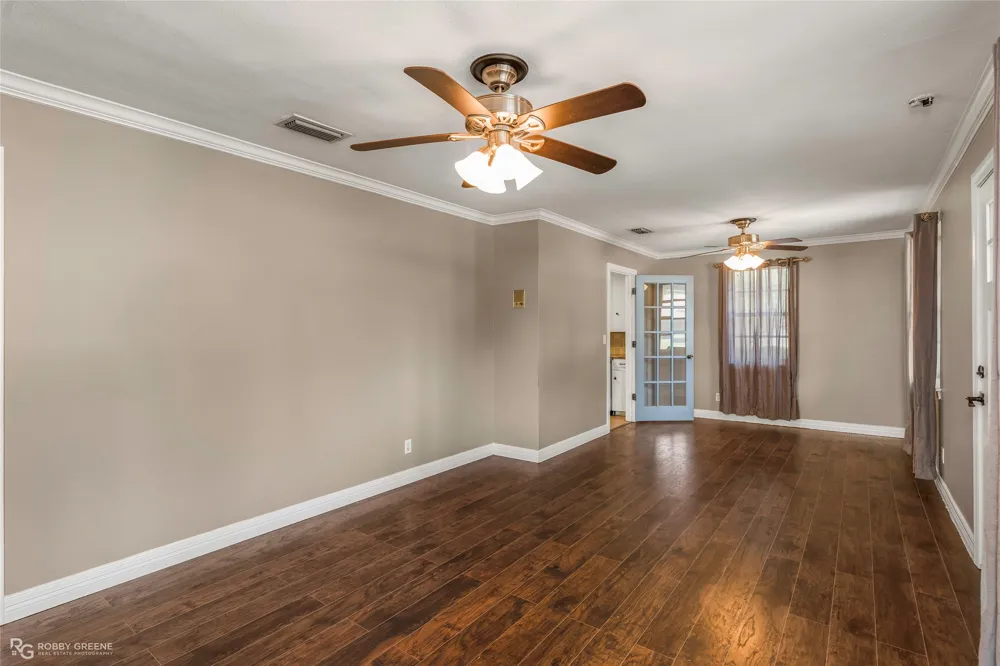 2704 E Cavett Drive Shreveport, LA 71104