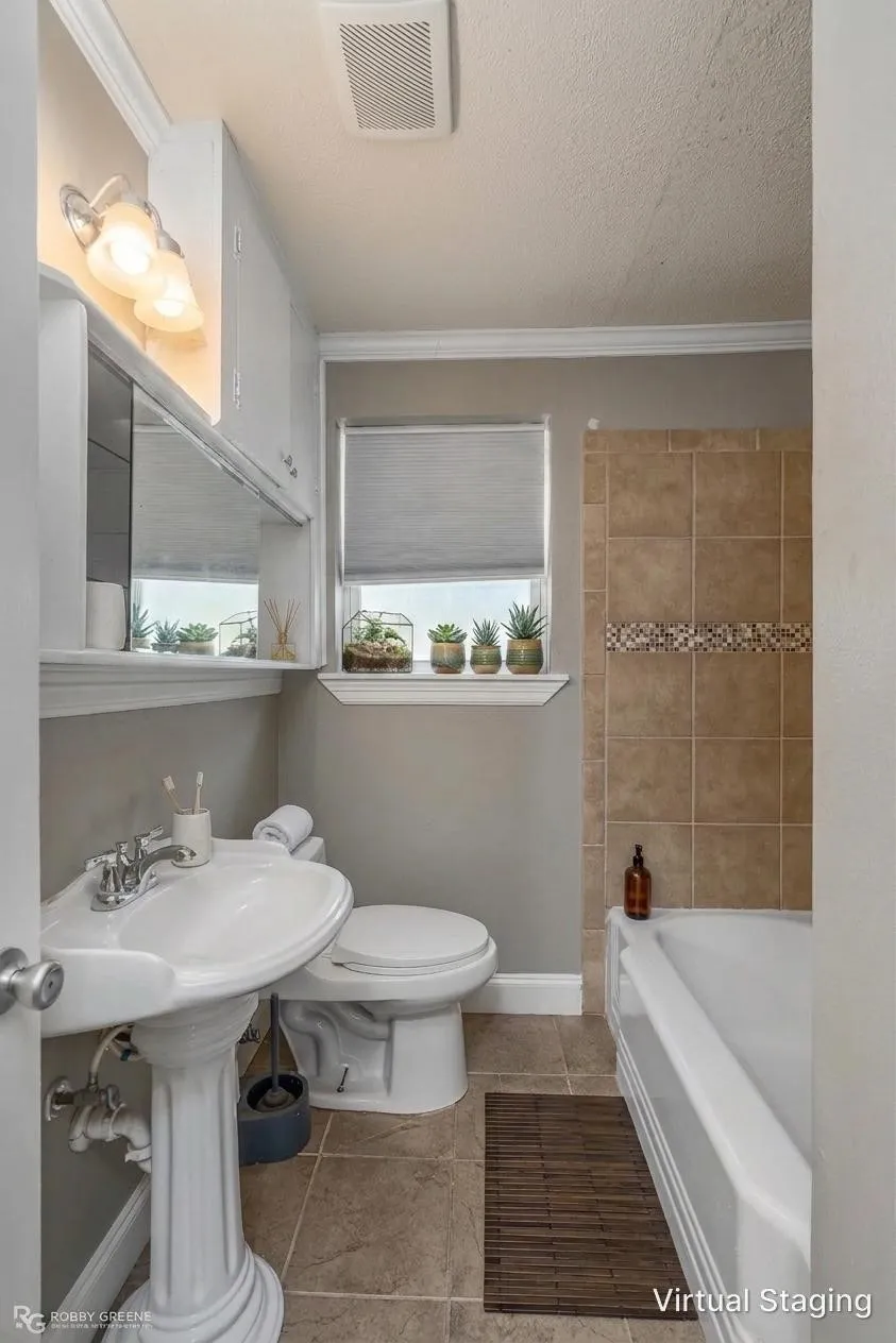 2704 E Cavett Drive Shreveport, LA 71104