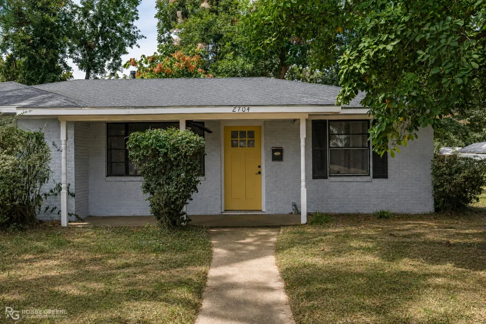 2704 E Cavett Drive Shreveport, LA 71104