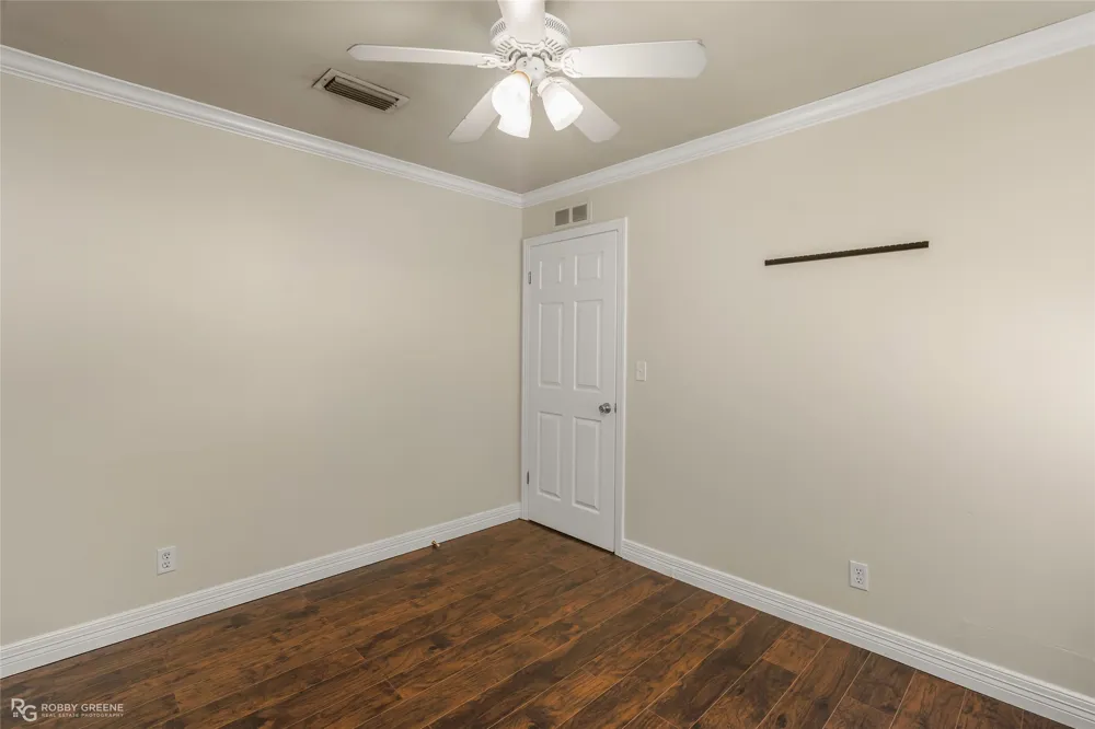 2704 E Cavett Drive Shreveport, LA 71104