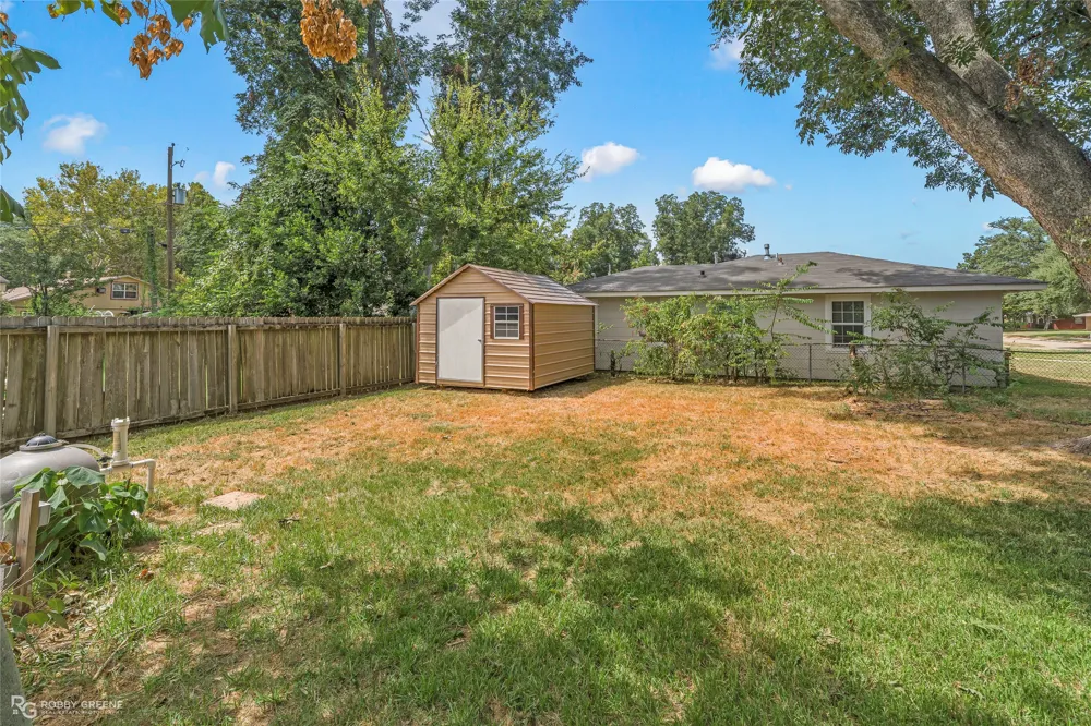 2704 E Cavett Drive Shreveport, LA 71104