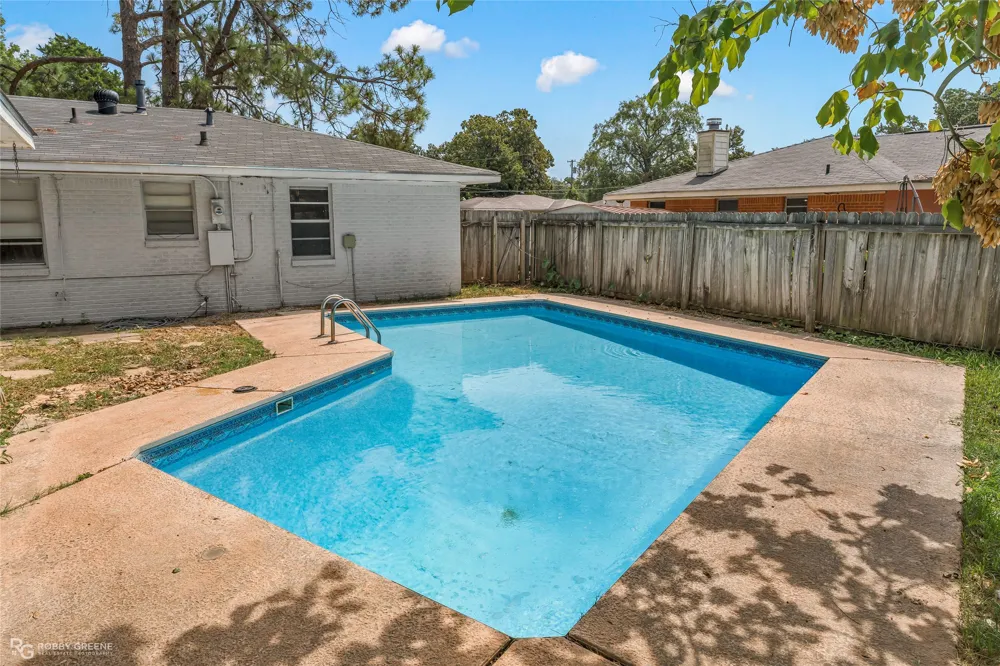 2704 E Cavett Drive Shreveport, LA 71104