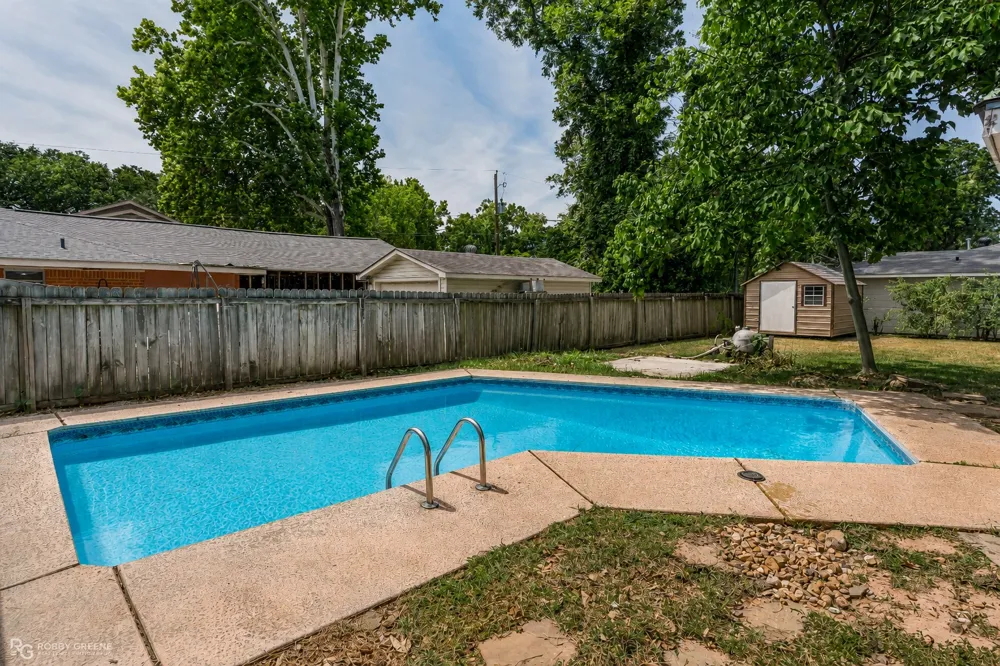 2704 E Cavett Drive Shreveport, LA 71104