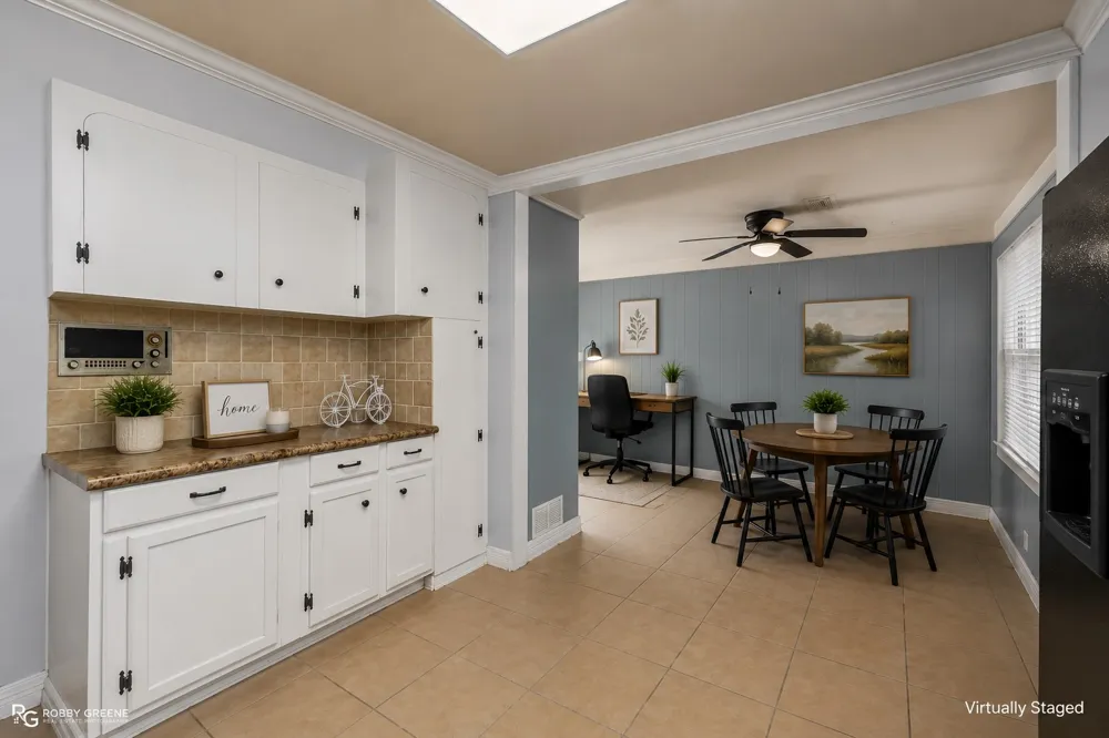 2704 E Cavett Drive Shreveport, LA 71104