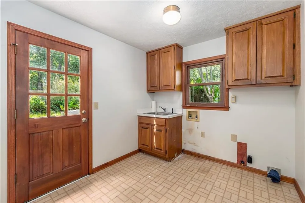 6088 Mill Stone Run Tucker, GA 30087