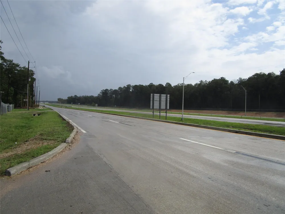 9 Stephens Forest New Caney, TX 77357