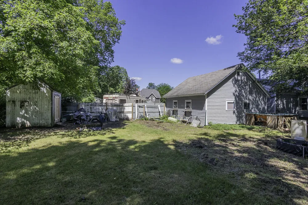 506 E 2nd Street Lawton, MI 49065