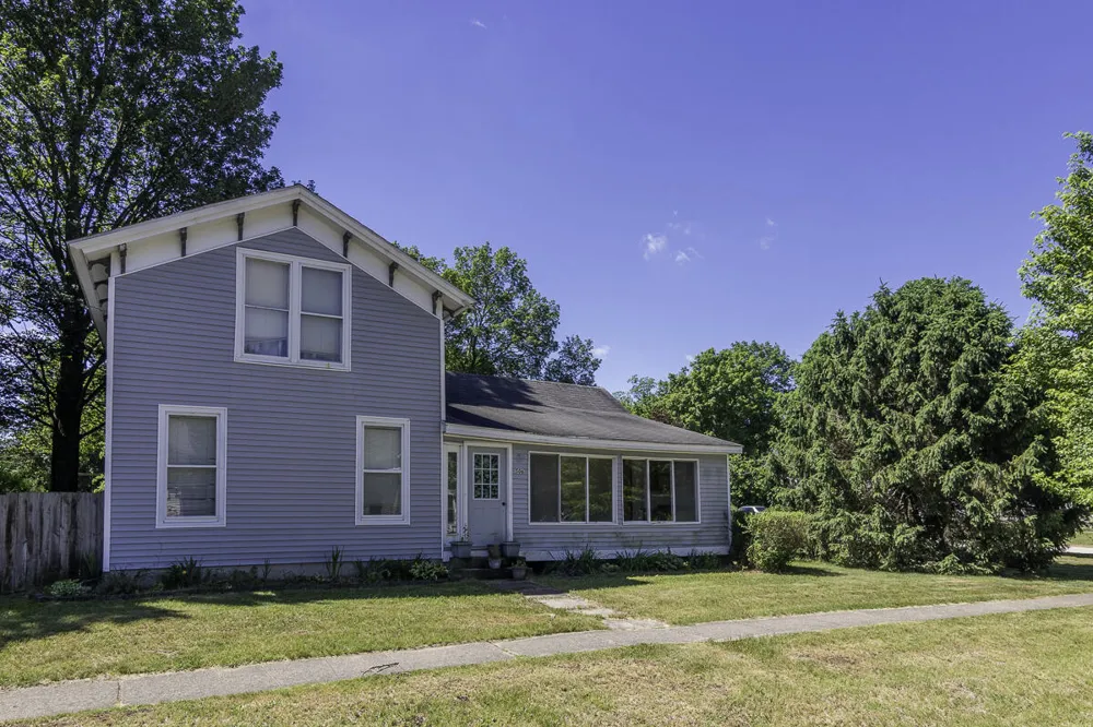 506 E 2nd Street Lawton, MI 49065