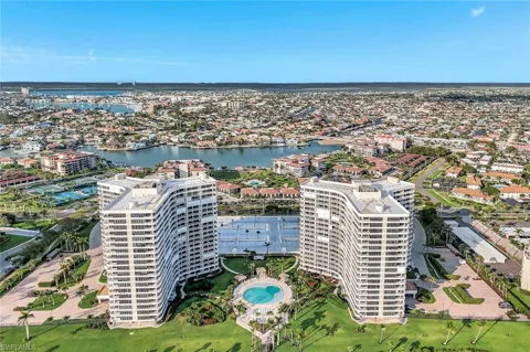 320 Seaview Court #307