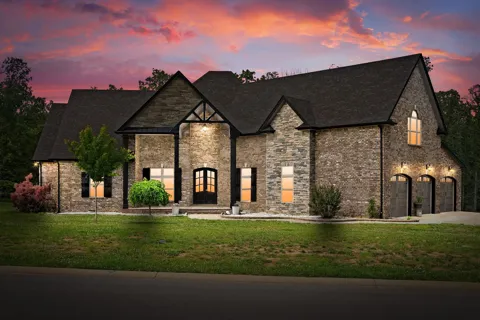 1161 Reda Dr