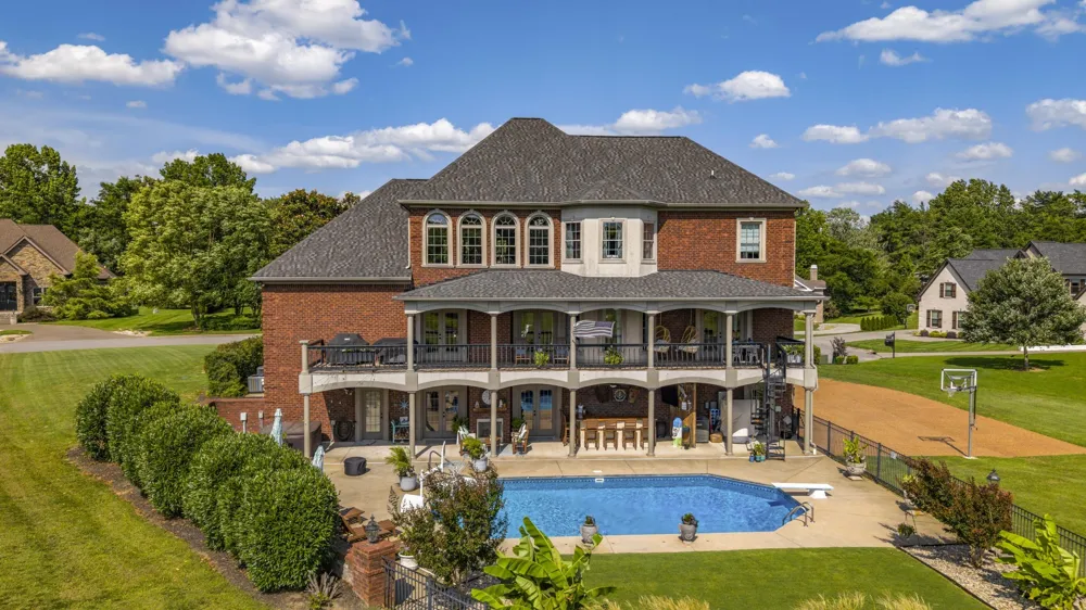 2020 Shoreline Dr Mount Juliet, TN 37122