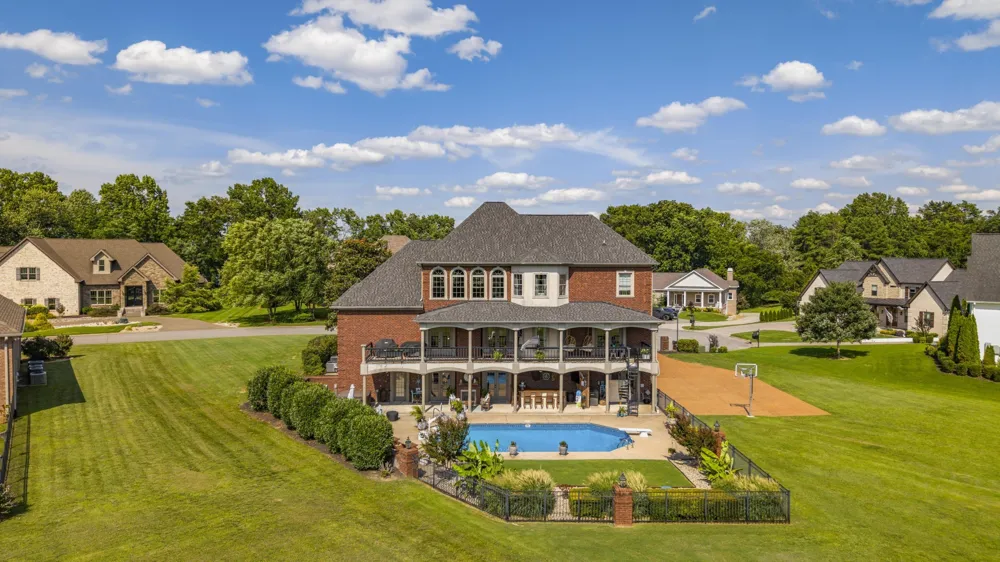 2020 Shoreline Dr Mount Juliet, TN 37122
