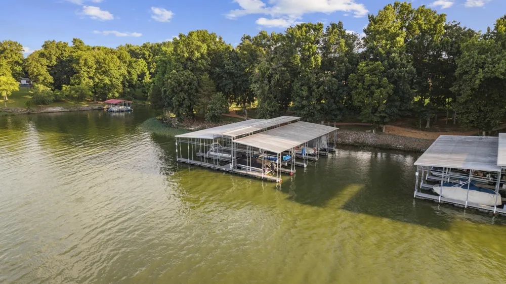 2020 Shoreline Dr Mount Juliet, TN 37122