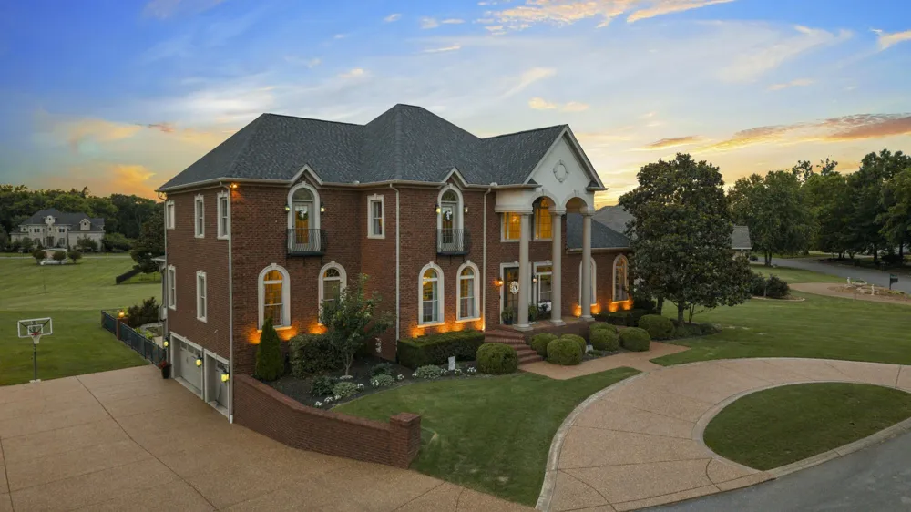2020 Shoreline Dr Mount Juliet, TN 37122