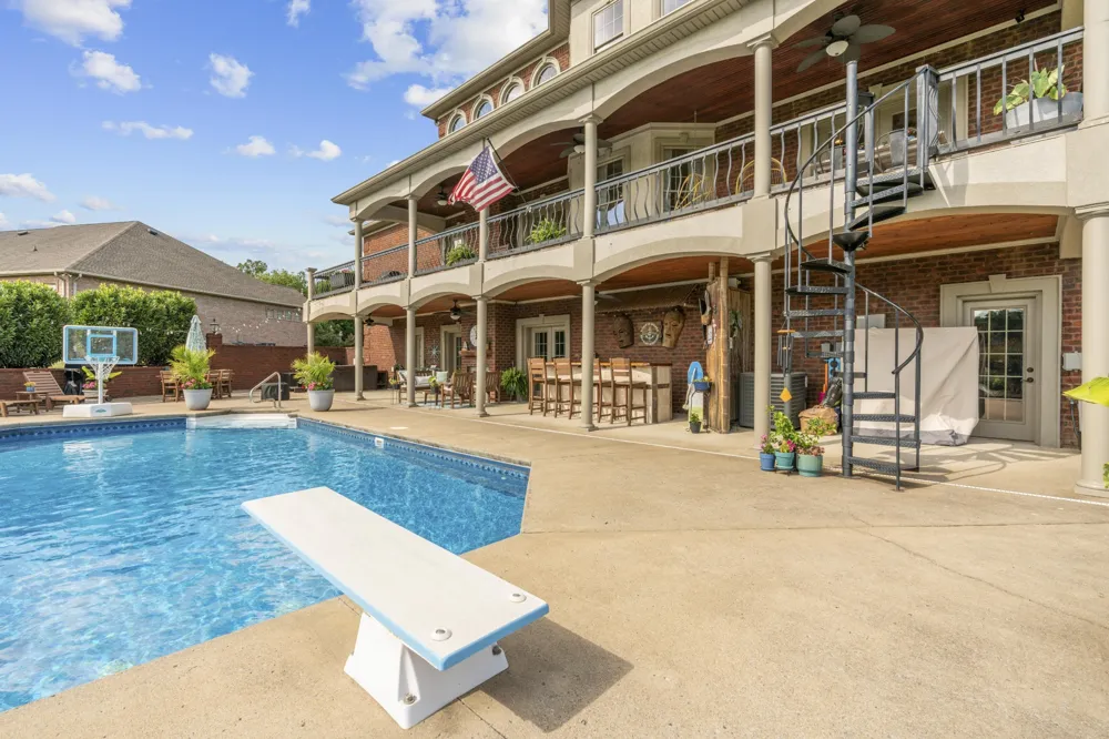 2020 Shoreline Dr Mount Juliet, TN 37122