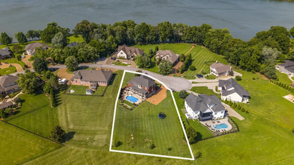 2020 Shoreline Dr Mount Juliet, TN 37122